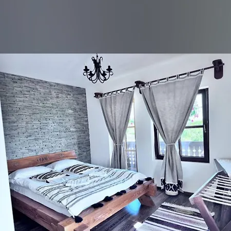 Mosia Dar In Rai Homestay Berbesti